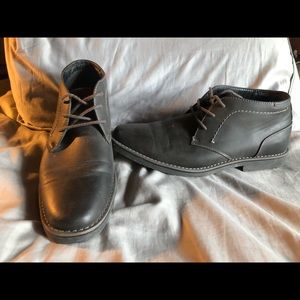 Men’s chukka dress shoes
